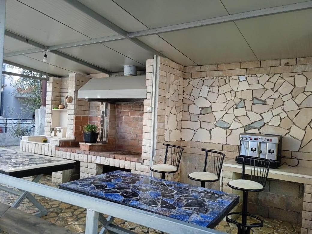 Villa Besnik, Rooms For Rent Vlorë Extérieur photo